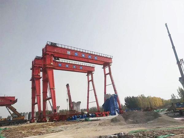 高腿轮胎式起重机 高腿轮胎式起重机